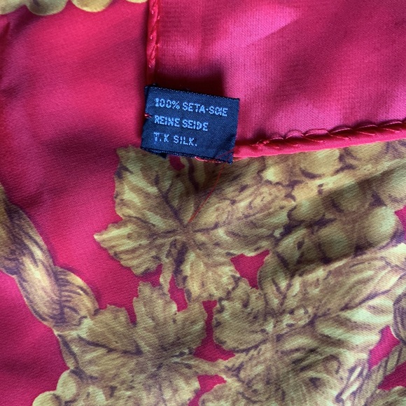 CHANEL PARIS Vintage Silk Scarf - Picture 4 of 9